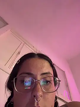 Snapshot of Mizztikaa chatting on February 11, 2026, 6:02 pm Mizztikaa online show from February 11, 2026, 6:02 pm