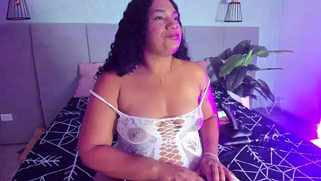 Snapshot of Annie-Wolf chatting on January 21, 2025, 8:54 pm Annie-Wolf online show from January 21, 2025, 8:54 pm