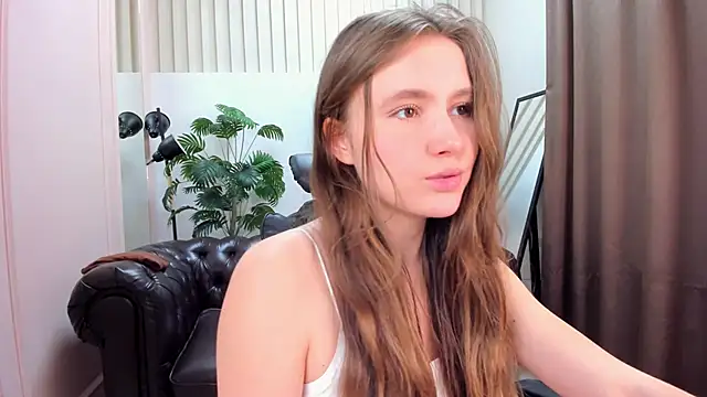 Snapshot of MaryannSoftt chatting on February 5, 2025, 6:26 pm MaryannSoftt online show from February 5, 2025, 6:26 pm