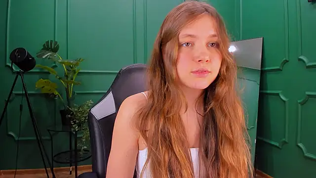 Snapshot of MaryannSoftt chatting on February 21, 2025, 6:48 pm MaryannSoftt online show from February 21, 2025, 6:48 pm