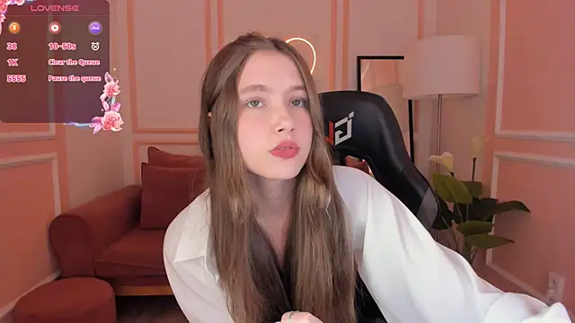 Snapshot of MaryannSoftt chatting on October 1, 2025, 4:35 pm MaryannSoftt online show from October 1, 2025, 4:35 pm