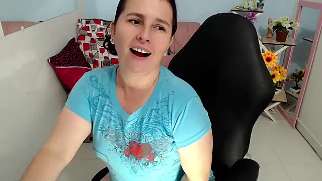 Snapshot of victoria_jones chatting on September 25, 2025, 2:10 pm victoria jones online show from September 25, 2025, 2:10 pm