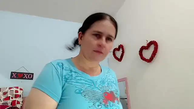 Snapshot of victoria_jones chatting on October 13, 2025, 2:06 pm victoria jones online show from October 13, 2025, 2:06 pm