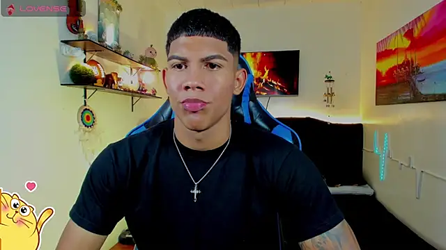 Snapshot of Damian_latinxxx chatting on June 19, 2026, 3:11 am Damian latinxxx online show from June 19, 2026, 3:11 am