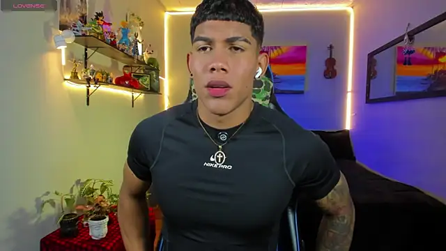 Damian latinxxx online show from July 18, 2026, 9:02 am