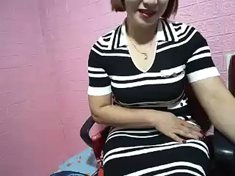 Snapshot of Mama-BigPussy chatting on December 13, 2024, 2:21 am Mama-BigPussy online show from December 13, 2024, 2:21 am