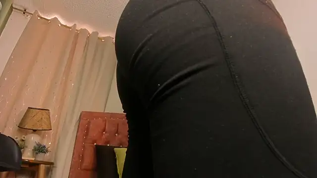 Snapshot of Zara_dulce chatting on November 4, 2025, 12:04 pm Zara dulce online show from November 4, 2025, 12:04 pm