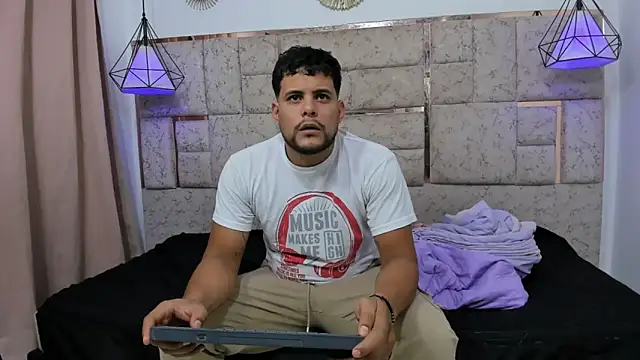 Snapshot of that_temptation chatting on March 7, 2025, 6:22 pm that temptation online show from March 7, 2025, 6:22 pm