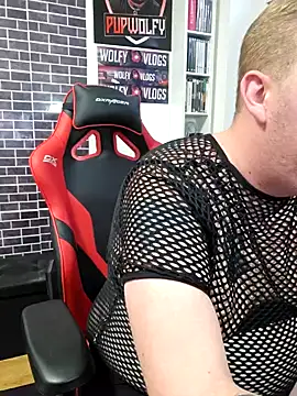 Snapshot of PupW0lfy chatting on December 2, 2024, 3:14 pm PupW0lfy online show from December 2, 2024, 3:14 pm