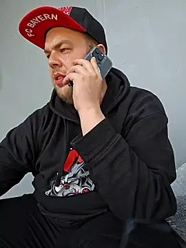 Snapshot of PupW0lfy chatting on December 18, 2024, 11:24 am PupW0lfy online show from December 18, 2024, 11:24 am