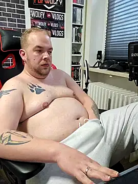 Snapshot of PupW0lfy chatting on January 7, 2025, 3:23 pm PupW0lfy online show from January 7, 2025, 3:23 pm