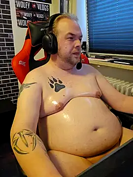 Snapshot of PupW0lfy chatting on February 3, 2025, 3:49 pm PupW0lfy online show from February 3, 2025, 3:49 pm