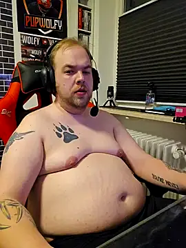 Snapshot of PupW0lfy chatting on February 8, 2025, 6:33 pm PupW0lfy online show from February 8, 2025, 6:33 pm