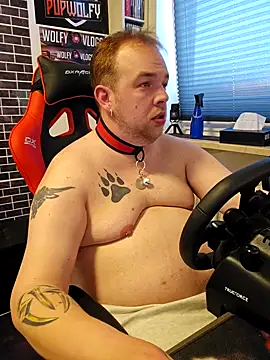 Snapshot of PupW0lfy chatting on March 19, 2025, 5:06 pm PupW0lfy online show from March 19, 2025, 5:06 pm