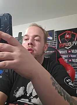 Snapshot of PupW0lfy chatting on October 10, 2025, 3:11 pm PupW0lfy online show from October 10, 2025, 3:11 pm