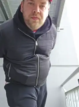 Snapshot of PupW0lfy chatting on October 17, 2025, 10:07 am PupW0lfy online show from October 17, 2025, 10:07 am