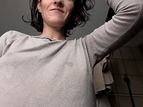 Milky hairy mommy online show from September 29, 2025, 8:24 pm