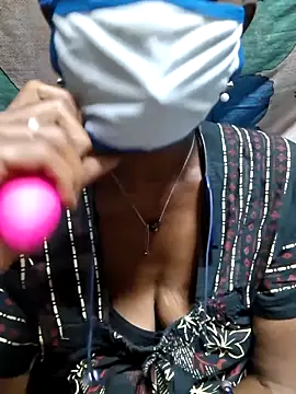 Snapshot of Tamil--Rani chatting on November 20, 2025, 1:33 pm Tamil--Rani online show from November 20, 2025, 1:33 pm