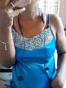 Snapshot of Tamil--Rani chatting on April 15, 2026, 10:22 am Tamil--Rani online show from April 15, 2026, 10:22 am