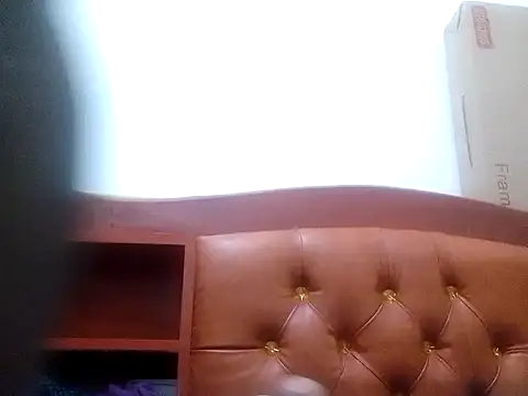 Snapshot of Claris2 chatting on October 12, 2025, 8:19 pm Claris2 online show from October 12, 2025, 8:19 pm