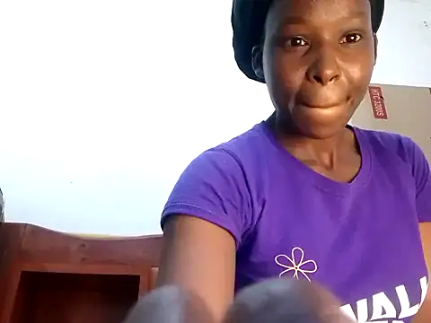 Snapshot of Claris2 chatting on October 18, 2025, 8:09 pm Claris2 online show from October 18, 2025, 8:09 pm