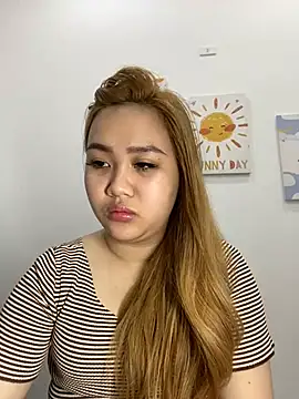 Snapshot of Odette68 chatting on February 14, 2026, 3:14 am Odette68 online show from February 14, 2026, 3:14 am