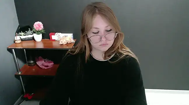 lady minx online show from December 6, 2024, 11:11 am