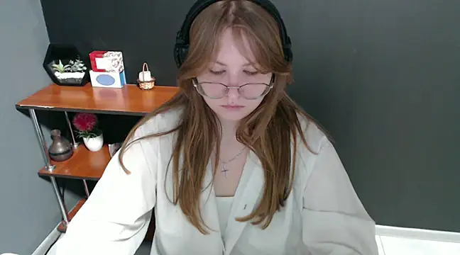 lady minx online show from January 27, 2025, 10:38 am