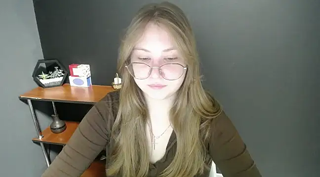 lady minx online show from February 11, 2025, 7:44 am