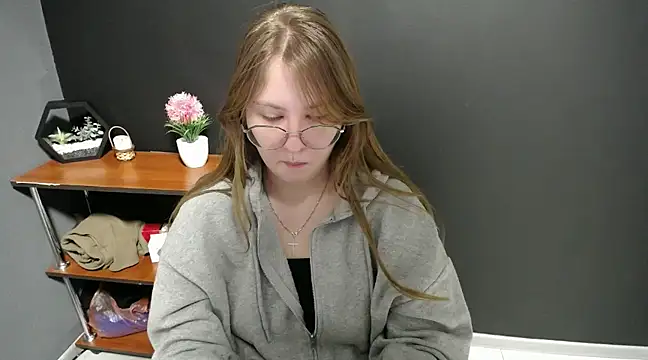 lady minx online show from February 18, 2025, 10:49 am