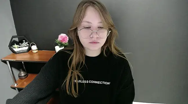 lady minx online show from February 20, 2025, 7:45 am