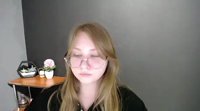 lady minx online show from February 24, 2025, 10:26 am