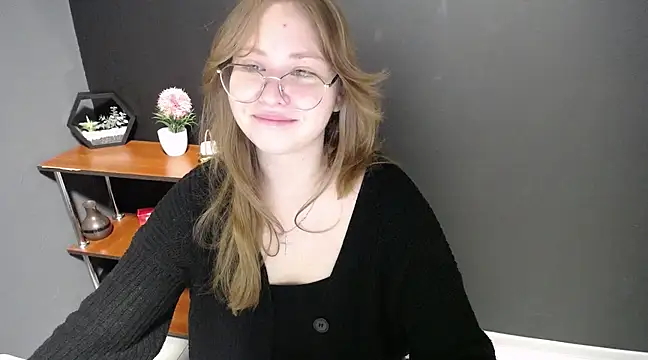 lady minx online show from February 28, 2025, 7:15 am