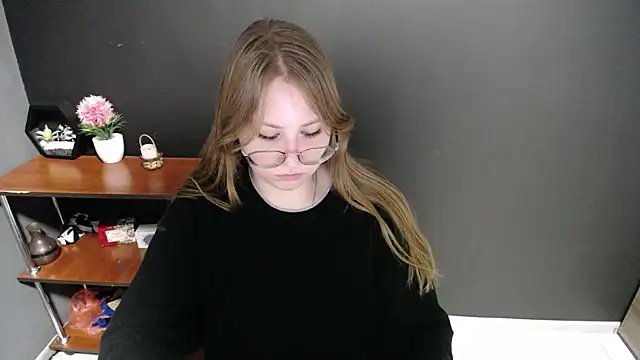 lady minx online show from March 21, 2025, 10:28 am