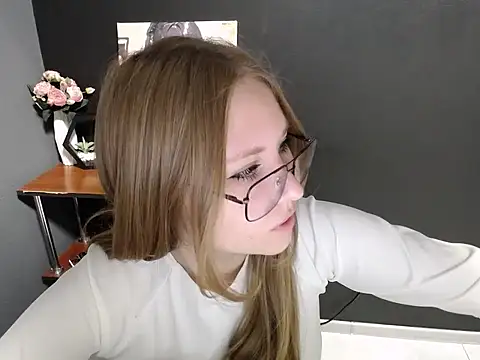 lady minx online show from October 6, 2025, 7:17 am