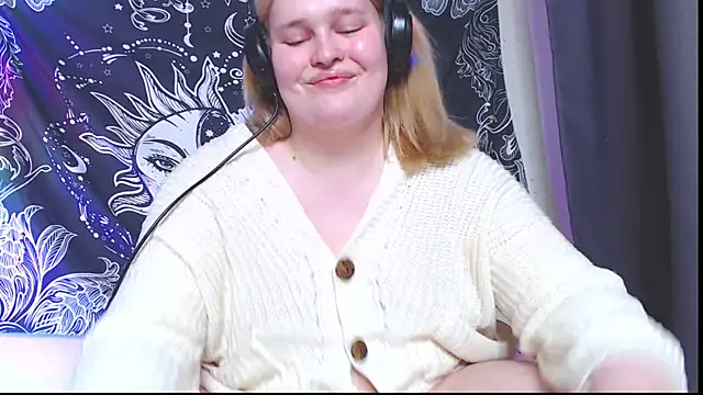 Snapshot of rozzhaos8 chatting on September 28, 2025, 7:52 pm rozzhaos8 online show from September 28, 2025, 7:52 pm