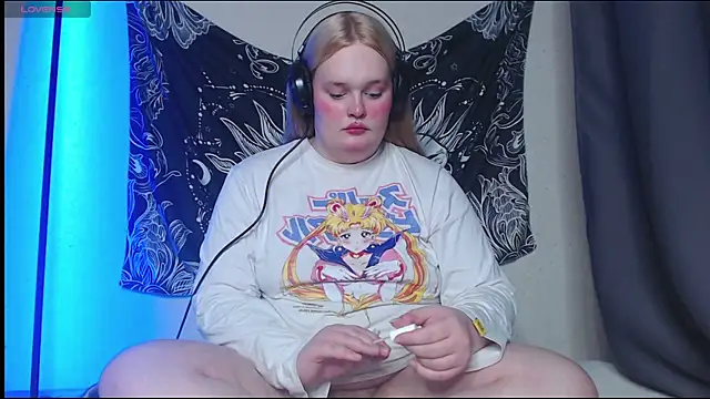 Snapshot of rozzhaos8 chatting on November 4, 2025, 10:53 pm rozzhaos8 online show from November 4, 2025, 10:53 pm