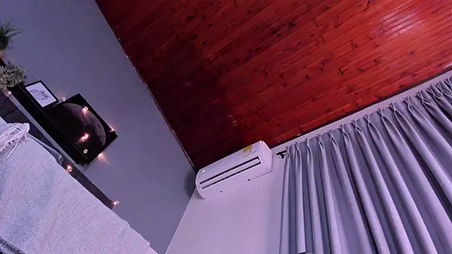 Snapshot of AbbyWathson chatting on November 11, 2025, 8:20 pm AbbyWathson online show from November 11, 2025, 8:20 pm