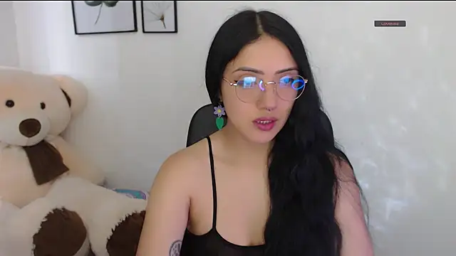 Snapshot of Suzanne_abbey chatting on October 8, 2025, 10:07 pm Suzanne abbey online show from October 8, 2025, 10:07 pm