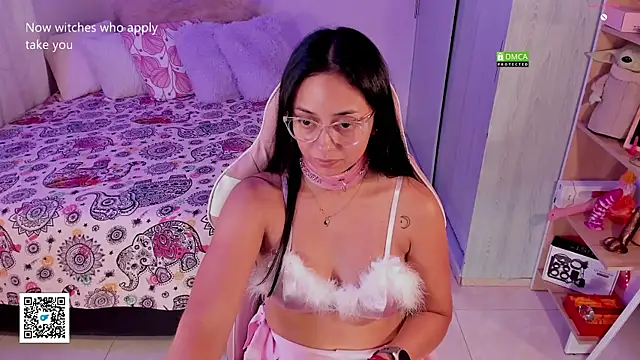 Snapshot of Aleja24Evans chatting on December 13, 2024, 12:53 am Aleja24Evans online show from December 13, 2024, 12:53 am