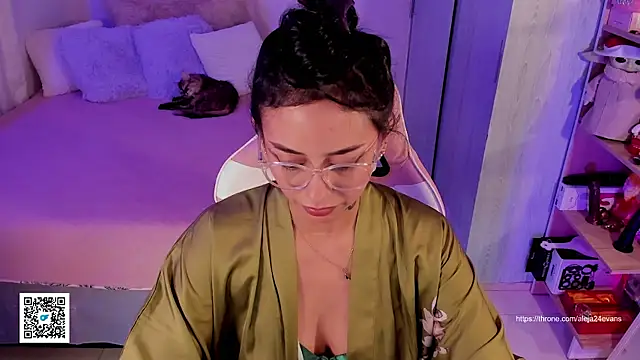 Snapshot of Aleja24Evans chatting on January 2, 2025, 1:38 am Aleja24Evans online show from January 2, 2025, 1:38 am