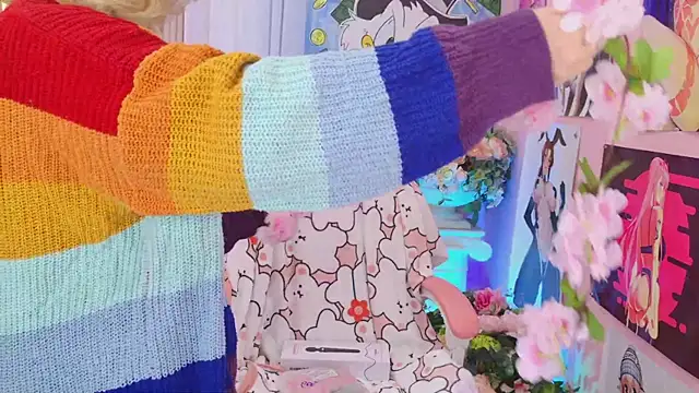 Snapshot of Coconut_Mia chatting on December 16, 2024, 9:31 pm Coconut Mia online show from December 16, 2024, 9:31 pm