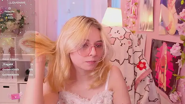 Snapshot of Coconut_Mia chatting on January 24, 2025, 3:32 am Coconut Mia online show from January 24, 2025, 3:32 am