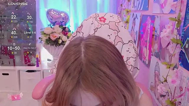 Snapshot of Coconut_Mia chatting on February 13, 2026, 8:38 pm Coconut Mia online show from February 13, 2026, 8:38 pm