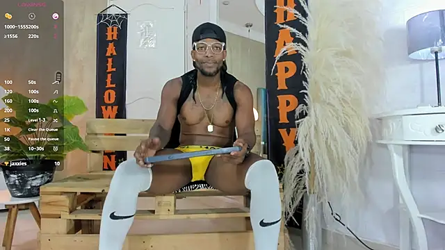 Snapshot of RicoBrown777_ chatting on October 27, 2025, 3:43 am RicoBrown777 online show from October 27, 2025, 3:43 am