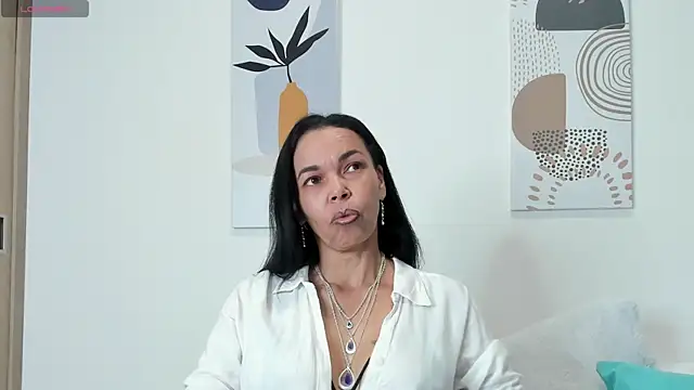 Snapshot of Evawalker_ chatting on February 7, 2025, 1:47 am Evawalker online show from February 7, 2025, 1:47 am