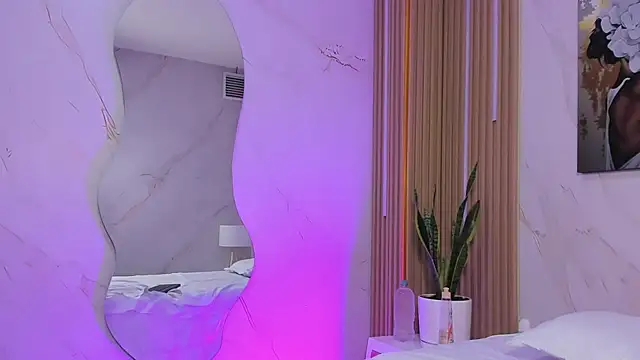 Daphne81  online show from September 27, 2025, 2:27 am