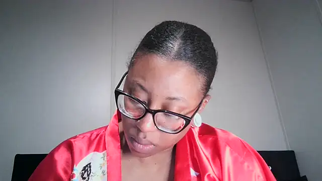 Snapshot of Nyxie_Chaos chatting on November 29, 2025, 8:17 am Nyxie Chaos online show from November 29, 2025, 8:17 am