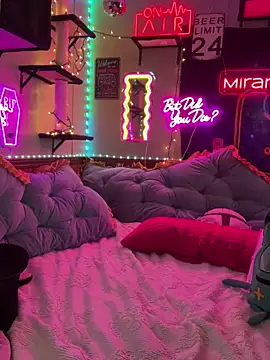 mirannacult online show from December 26, 2024, 4:47 pm