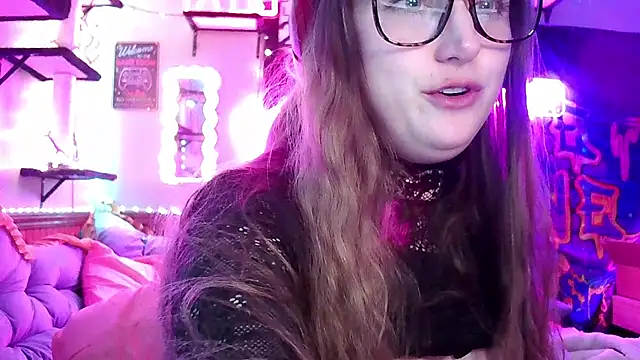 mirannacult online show from January 1, 2025, 8:56 am